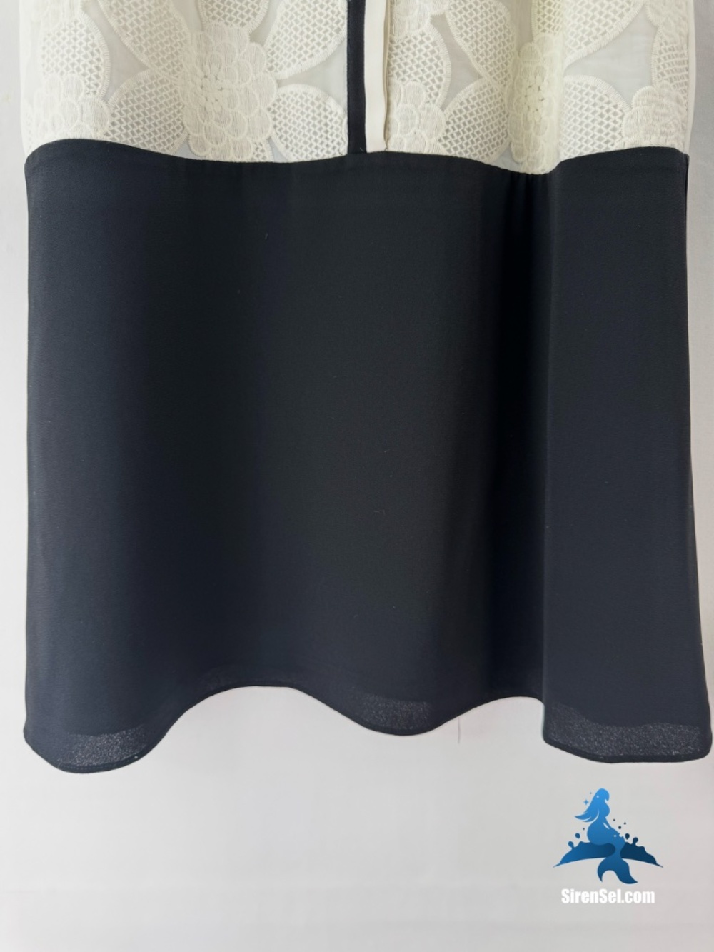 1313 LOFT Sleeveless Lace Panel Blouse – SP – Black White (Ivory) - Picture 7 of 16